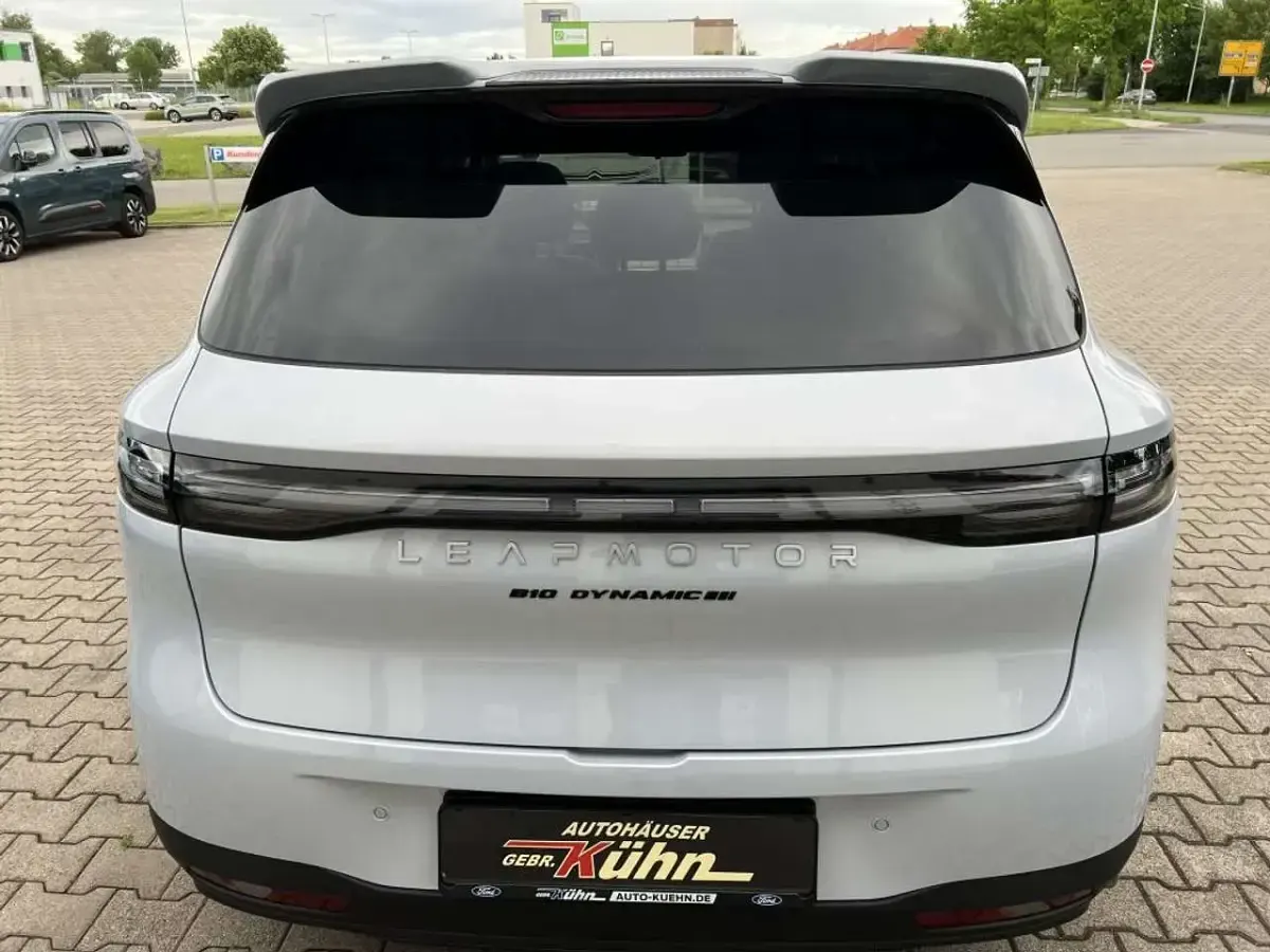 Neu Leapmotor B10 160 kW (218 PS) 2026 Galaxy silver SUV