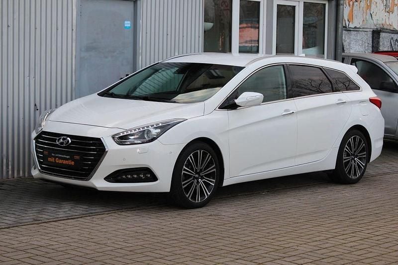 Gebraucht Hyundai i40 Premium 141 PS (103 kW) 2017 Weiß Kombi