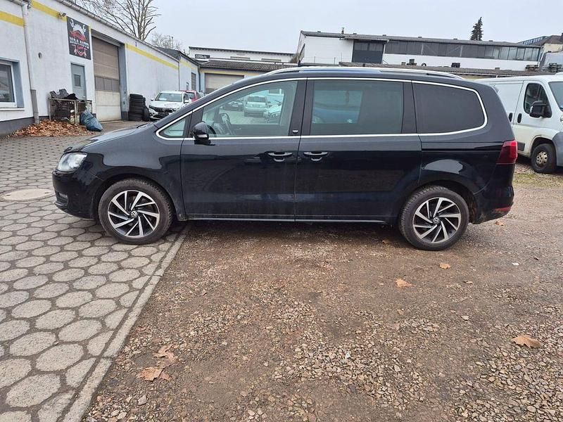 Gebraucht VW Sharan Sound 150 PS (110 kW) 2017 Schwarz Van / Kleinbus