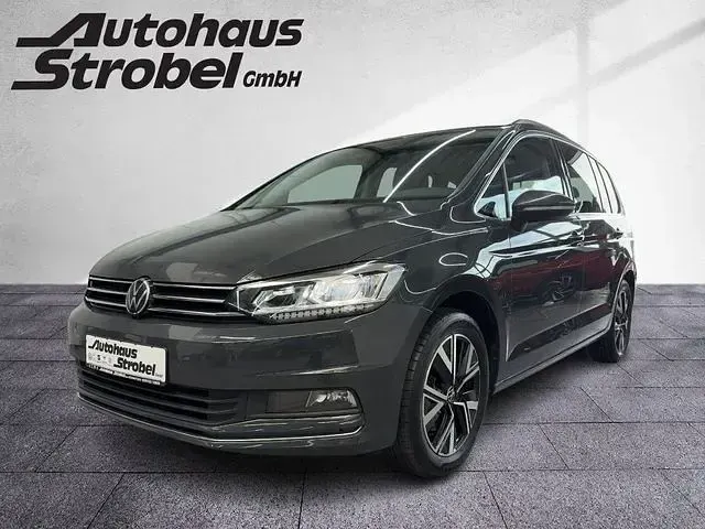 Gebraucht VW Touran Highline 150 PS (110 kW) 2022 Uranograu Van / Kleinbus