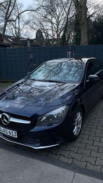 Gebraucht Mercedes CLA180 109 PS (80 kW) 2017 Blau Limousine