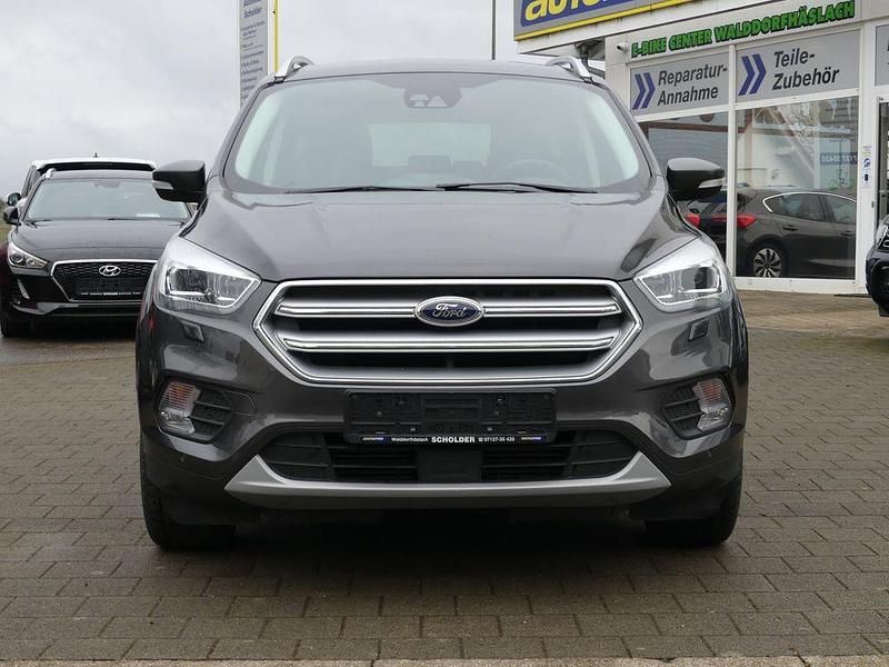 Gebraucht Ford Kuga Titanium 179 PS (131 kW) 2018 Grau SUV