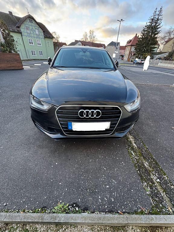 Używany Audi A4 S-Line 150 KM (110 kW) 2015 Czarny Kombi