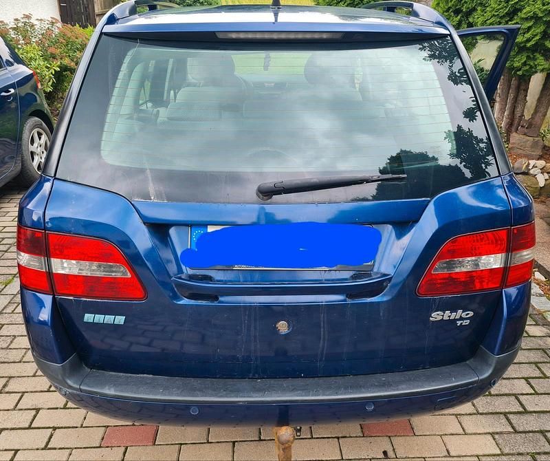 Blau Gebraucht 2004 Fiat Stilo Kombi | 950 € (Fairer Preis) - Bild 1/4