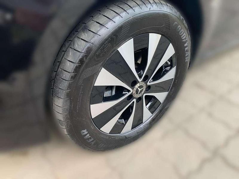 Gebraucht Mercedes EQV300 150 kW (204 PS) 2024 Schwarz Van / Kleinbus