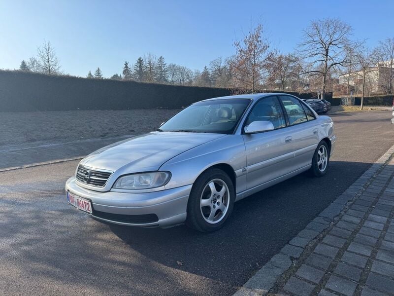 Silber Gebraucht 2003 Opel Omega Limousine | 890 € (Superpreis) - Bild 1/4