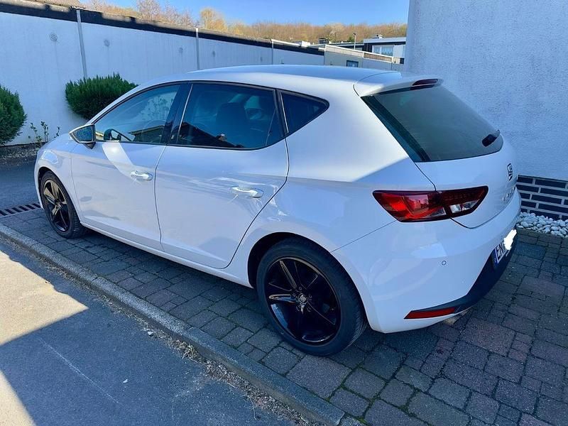 Gebraucht Seat Leon FR 125 PS (91 kW) 2015 Weiß Limousine