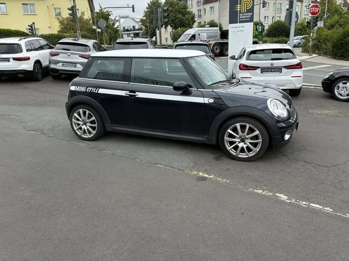 Gebraucht Mini ONE 95 PS (69 kW) 2007 Astro black metallic Kleinwagen