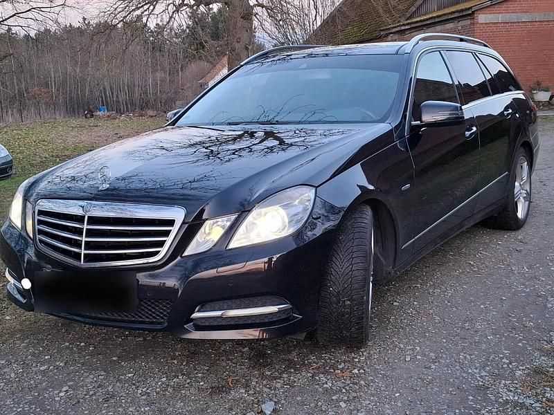 Gebraucht Mercedes E300 Avantgarde 231 PS (169 kW) 2012 Grau Kombi