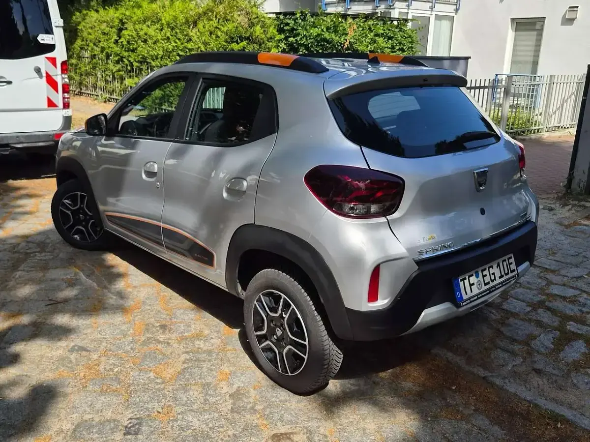 Gebraucht Dacia Spring Comfort Plus 33 kW (45 PS) 2021 Silber Kleinwagen
