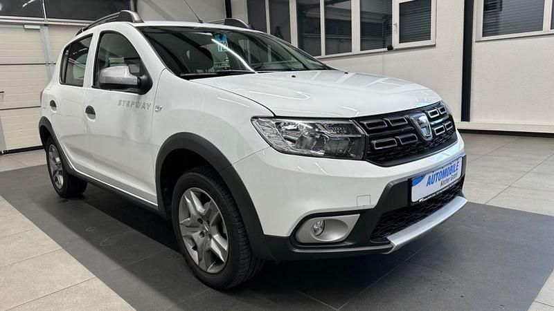 Weiß Gebraucht 2019 Dacia Sandero Stepway Kleinwagen | 11.990 € (Fairer Preis) - Bild 1/4