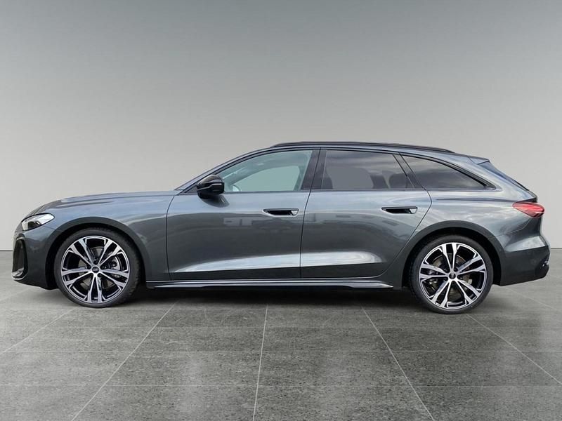 Gebraucht Audi A5 Ambiente 204 PS (150 kW) 2025 Daytonagrau perleffekt Coupé