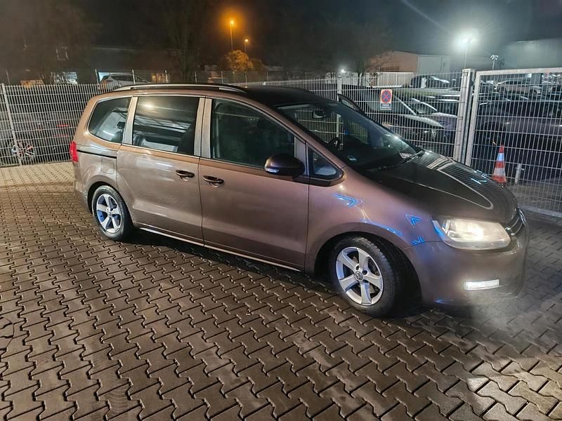Gebraucht VW Sharan 150 PS (110 kW) 2010 Braun Van / Kleinbus