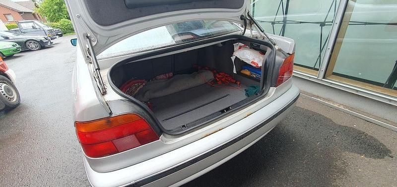 Gebraucht BMW 523 170 PS (125 kW) 2000 Silber Limousine