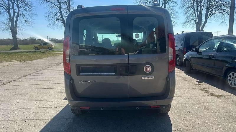 Gebraucht Fiat Doblò 95 PS (69 kW) 2019 Grau Van / Kleinbus
