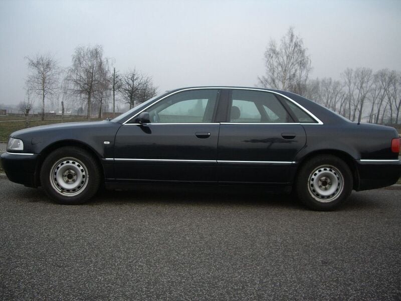 Second-hand Audi A8 260 CP (191 kW) 2000 Negru Berlinǎ