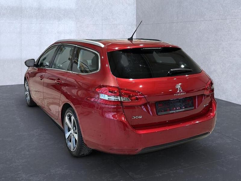 Gebraucht Peugeot 308 Allure 131 PS (96 kW) 2017 Ultimate rot (metallic) Kombi
