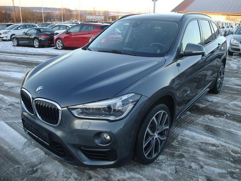 Grau Gebraucht 2016 BMW X1 Sport Line SUV | 13.450 € (Fairer Preis) - Bild 1/4