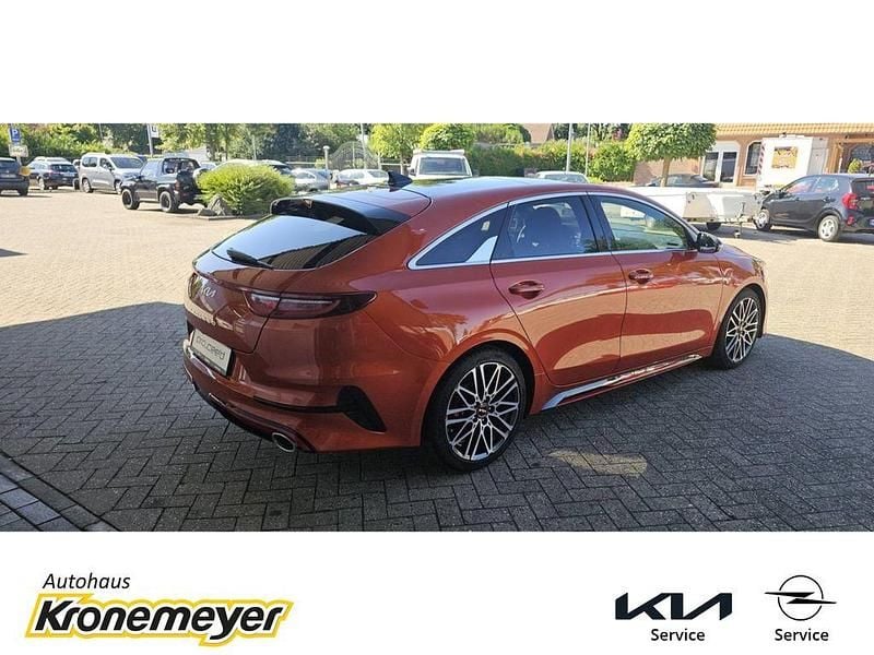 Gebraucht Kia ProCeed GT 204 PS (150 kW) 2024 Rng) orange fusion met. (orange Kleinwagen