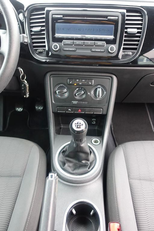 Gebraucht VW Beetle Cabriolet Basis 160 PS (117 kW) 2013 Schwarz Cabrio