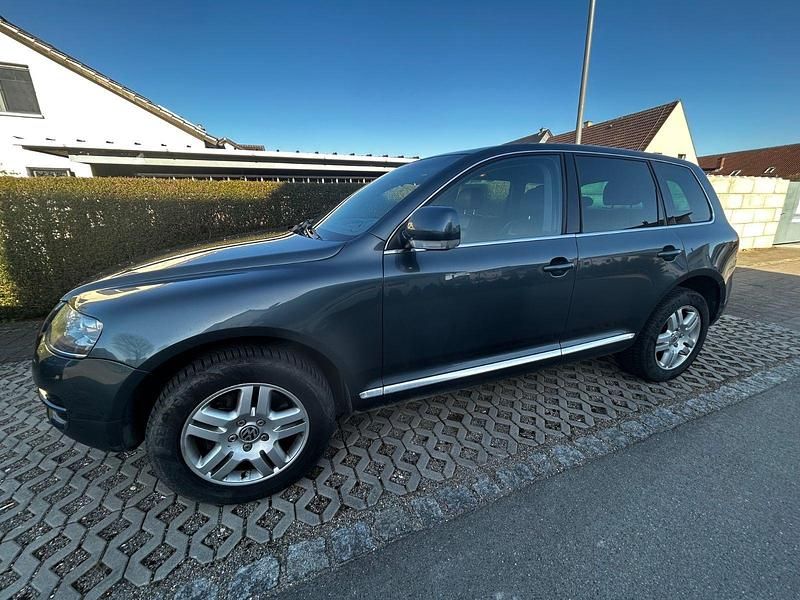 Grau Gebraucht 2006 VW Touareg SUV | 5.000 € (Guter Preis) - Bild 1/4