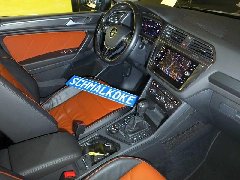 Gebraucht VW Tiguan Allspace Highline 200 PS (147 kW) 2021 Deep black pearlescent (metallic) SUV