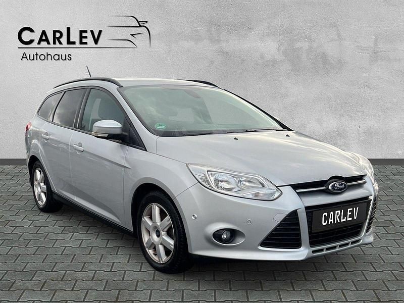 Gebraucht Ford Focus Trend 125 PS (91 kW) 2014 Silber Kombi