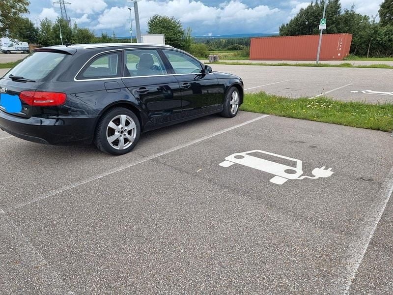 Schwarz Gebraucht 2010 Audi A4 Ambiente Kombi | 5.200 € (Guter Preis) - Bild 1/4