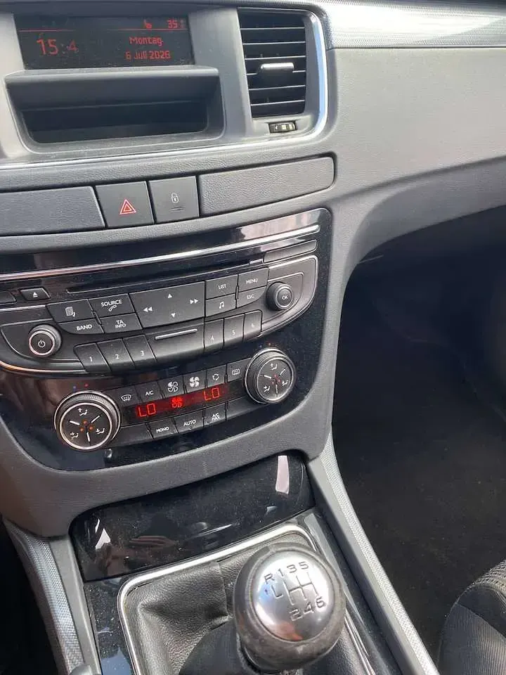 Gebraucht Peugeot 508 Active 156 PS (114 kW) 2011 Schwarz perla nera Kombi