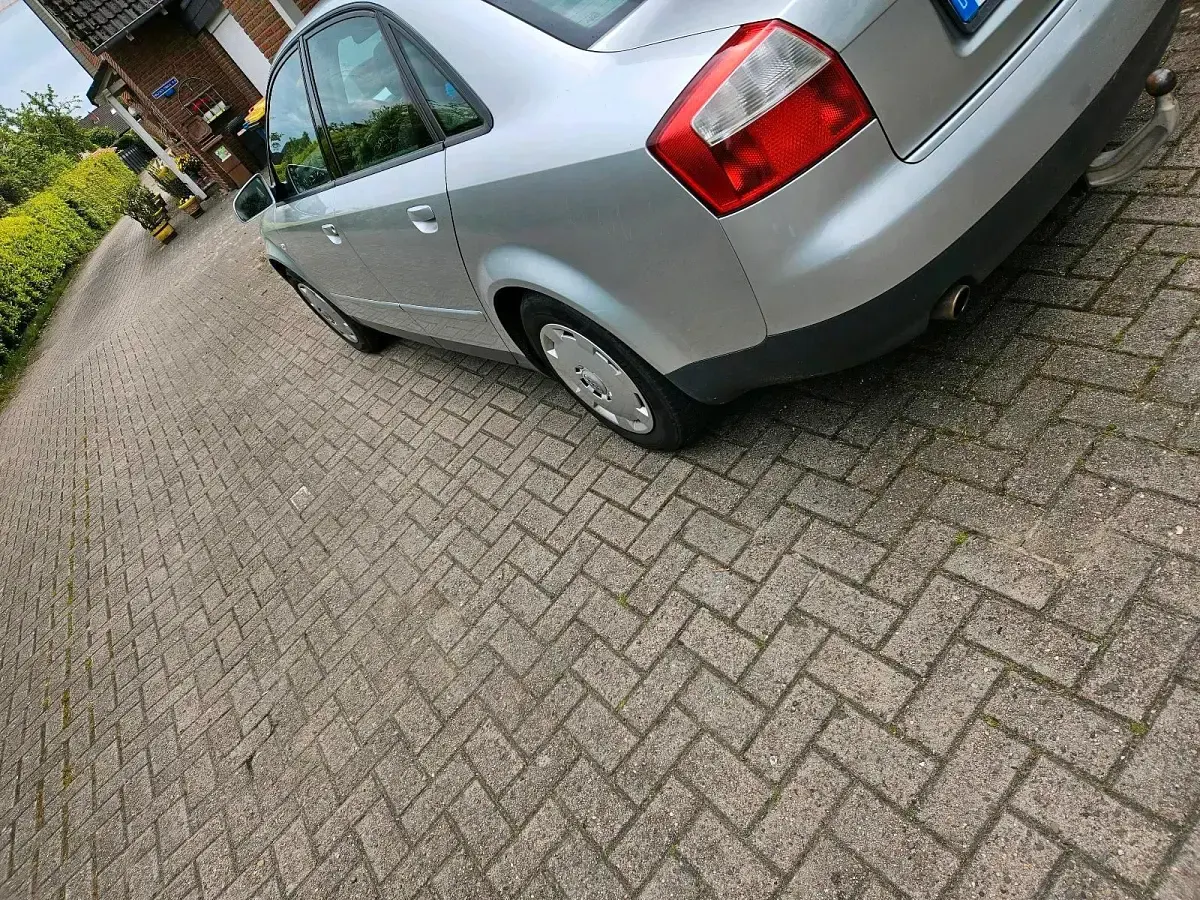 Gebraucht Audi A4 102 PS (75 kW) 2001 Limousine