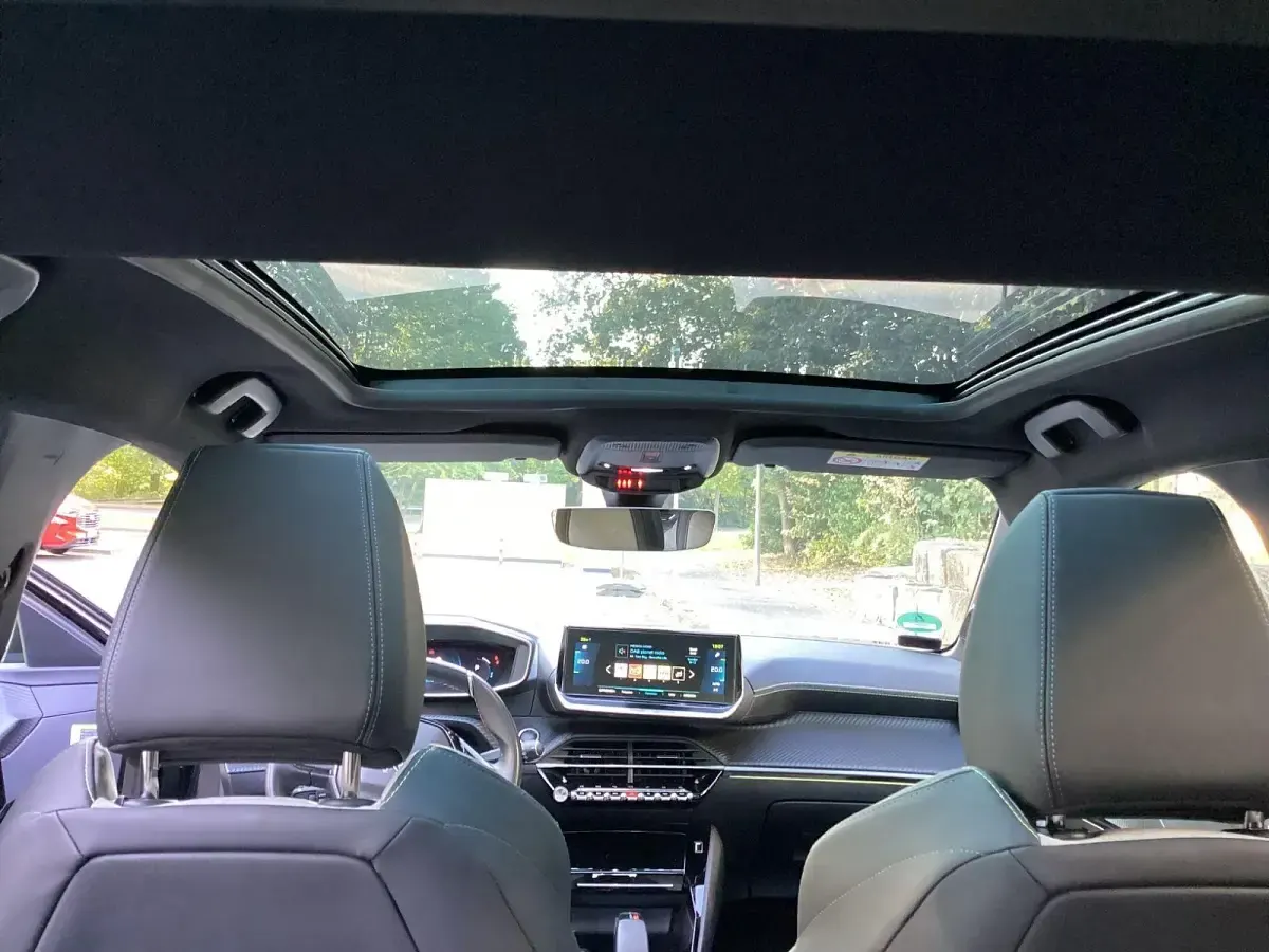 Gebraucht Peugeot e-208 GT 100 kW (136 PS) 2021 Schwarz Kleinwagen