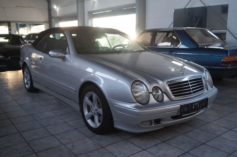 Gebraucht Mercedes CLK320 Elegance 218 PS (160 kW) 2001 Silber Cabrio