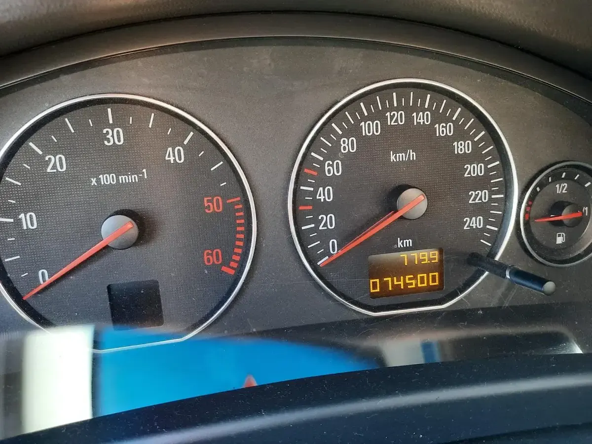 Gebraucht Opel Signum 125 PS (91 kW) 2004 Silber Kleinwagen
