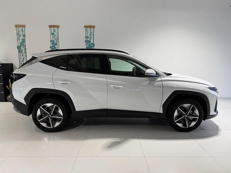 Neu Hyundai Tucson GO! 239 PS (175 kW) 2025 Serenity white pearl SUV