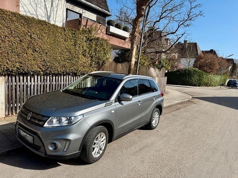 Gebraucht Suzuki Vitara Comfort 120 PS (88 kW) 2017 Silber SUV