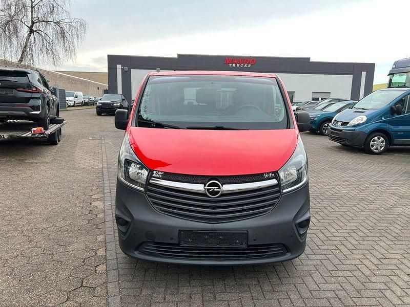 Gebraucht Opel Vivaro 90 PS (66 kW) 2016 Rot Van / Kleinbus