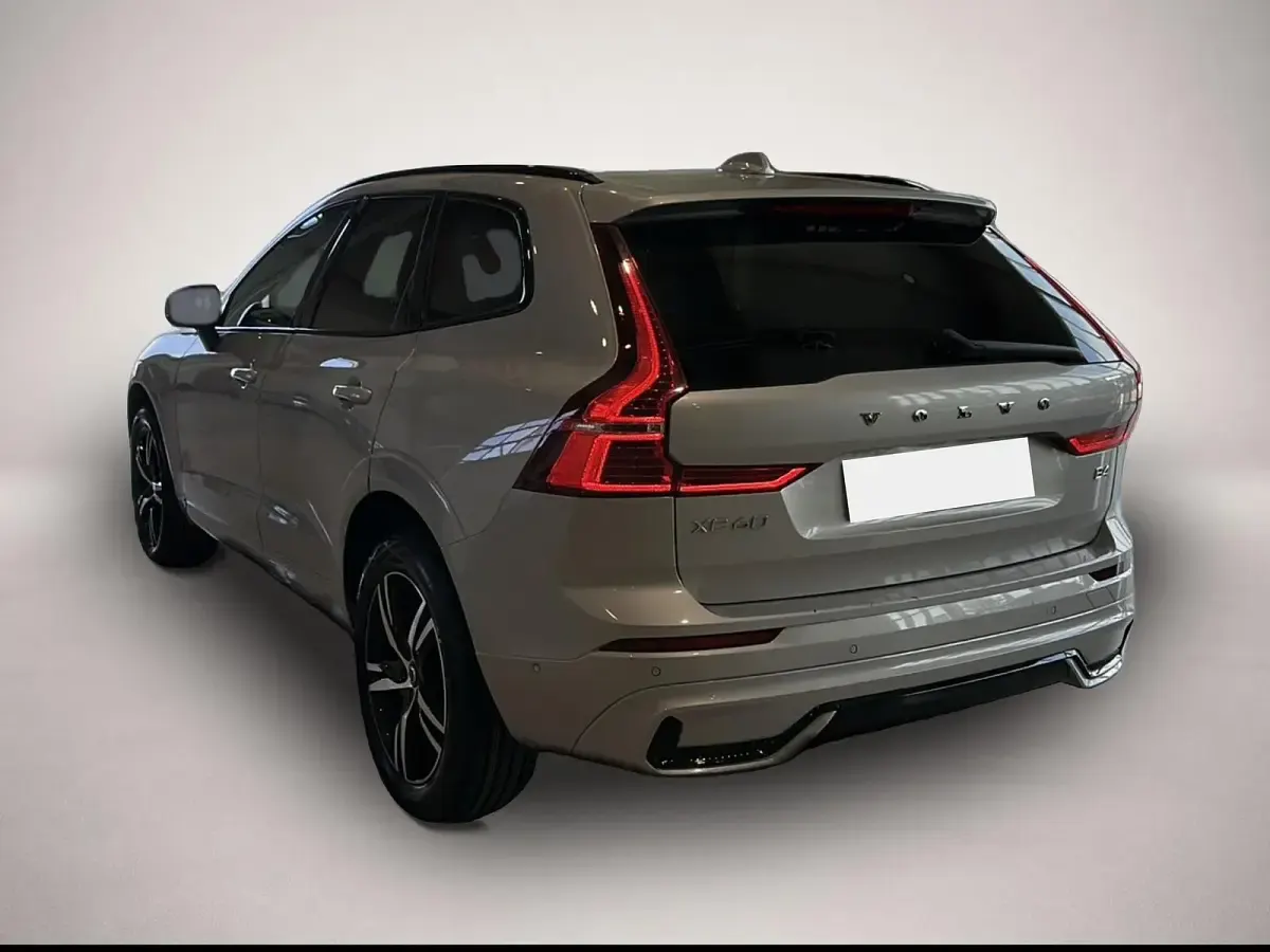 Gebraucht Volvo XC60 R-Design 197 PS (144 kW) 2022 Manufacturer SUV