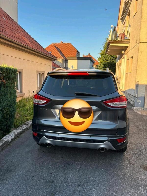 Grau Gebraucht 2016 Ford Kuga SUV | 12.000 € - Bild 1/4