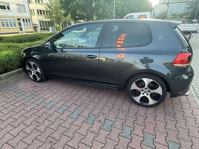 Grau Gebraucht 2012 VW Golf VII GTI Kleinwagen | 11.000 € (Fairer Preis) - Bild 1/4