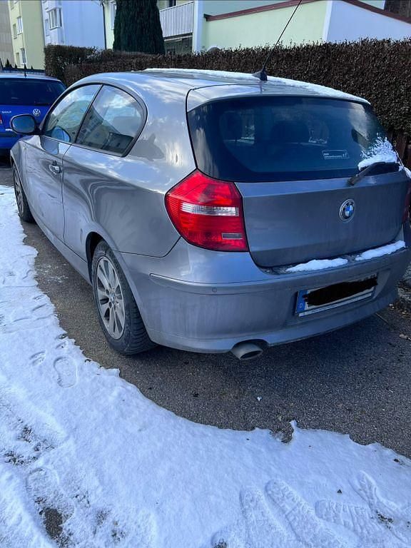 Gebraucht BMW 120 Performance 177 PS (130 kW) 2010 Grau Kleinwagen
