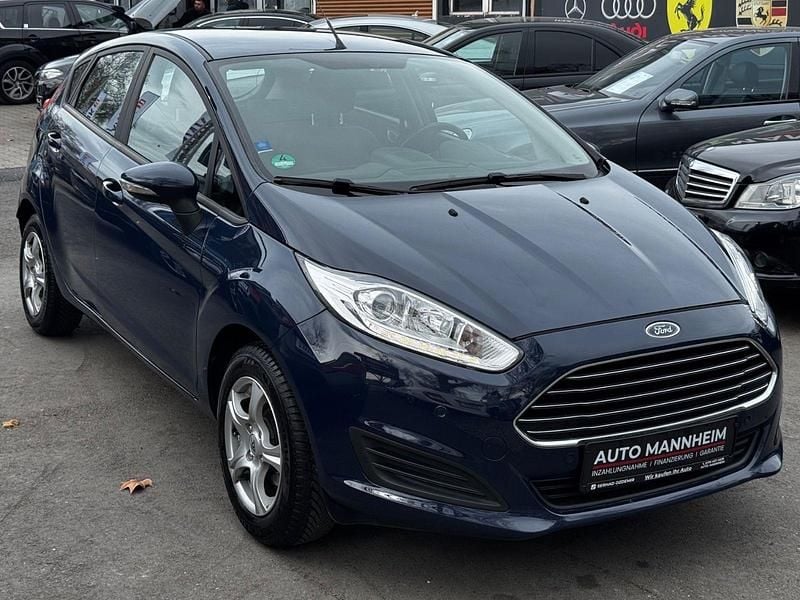 Gebraucht Ford Fiesta Titanium 101 PS (74 kW) 2016 Blau Kleinwagen