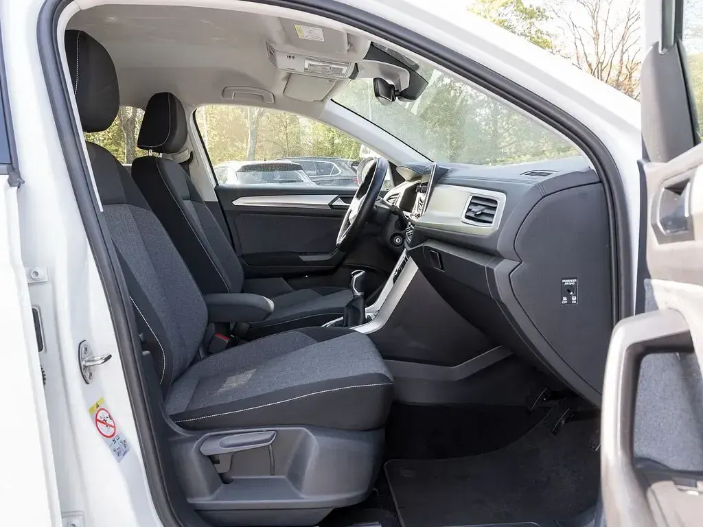 Gebraucht VW T-Roc Move 116 PS (85 kW) 2023 Weiß SUV