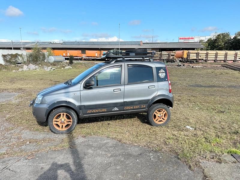 Gebraucht Fiat Panda 4x4 85 PS (62 kW) 2012 Grau Kleinwagen