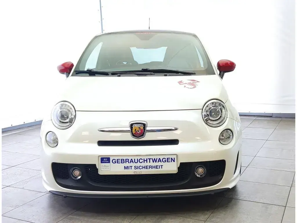 Używany Abarth 500 135 KM (99 kW) 2010 Biały Sedan/Limuzyna