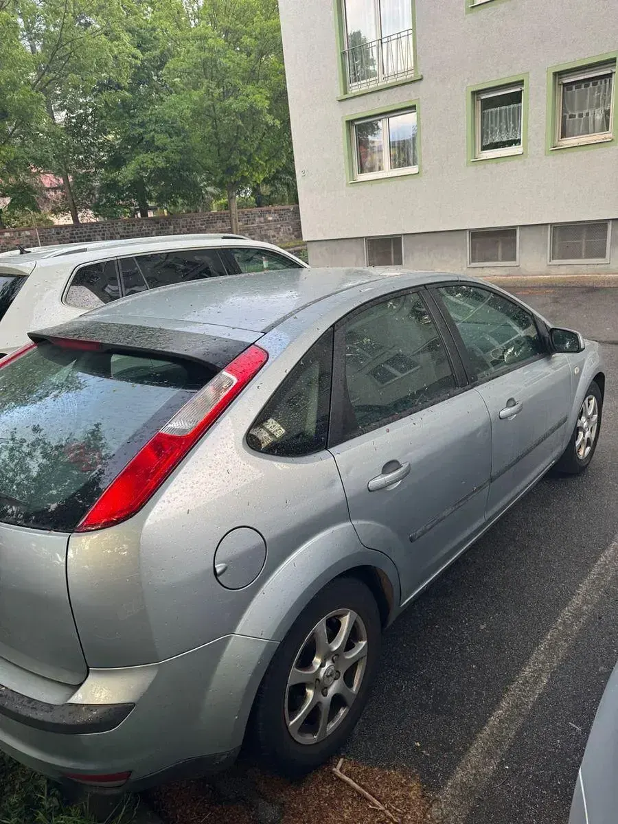 Używany Ford Focus Sport 116 KM (85 kW) 2005 Srebrny Sedan/Limuzyna