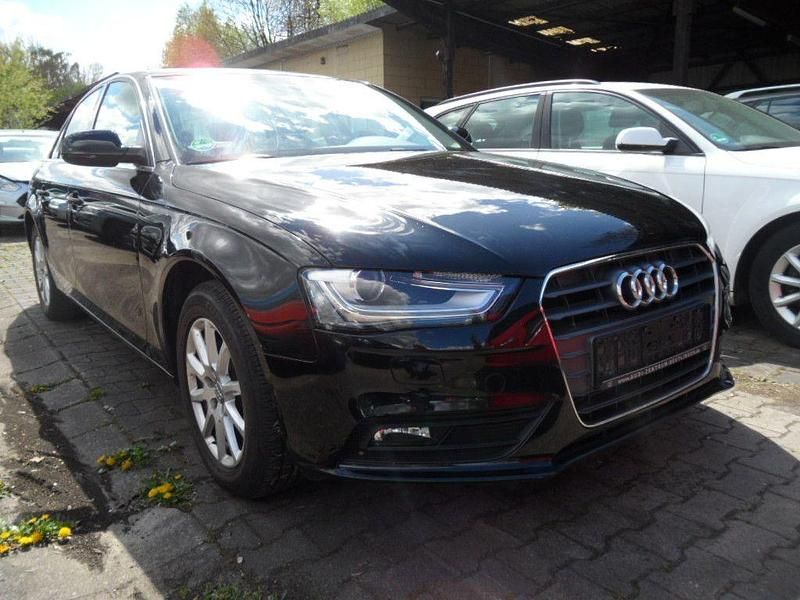 Gebraucht Audi A4 Attraction 120 PS (88 kW) 2013 Schwarz Limousine