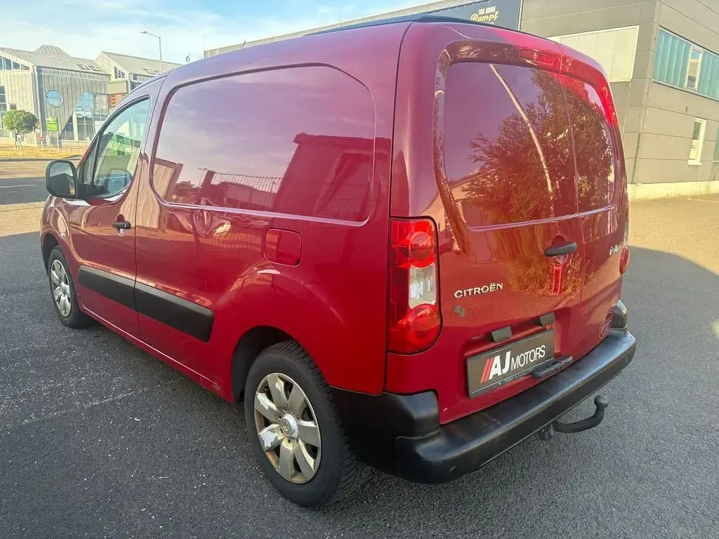 Gebraucht Citroën Berlingo 90 PS (66 kW) 2010 Rot Van / Kleinbus