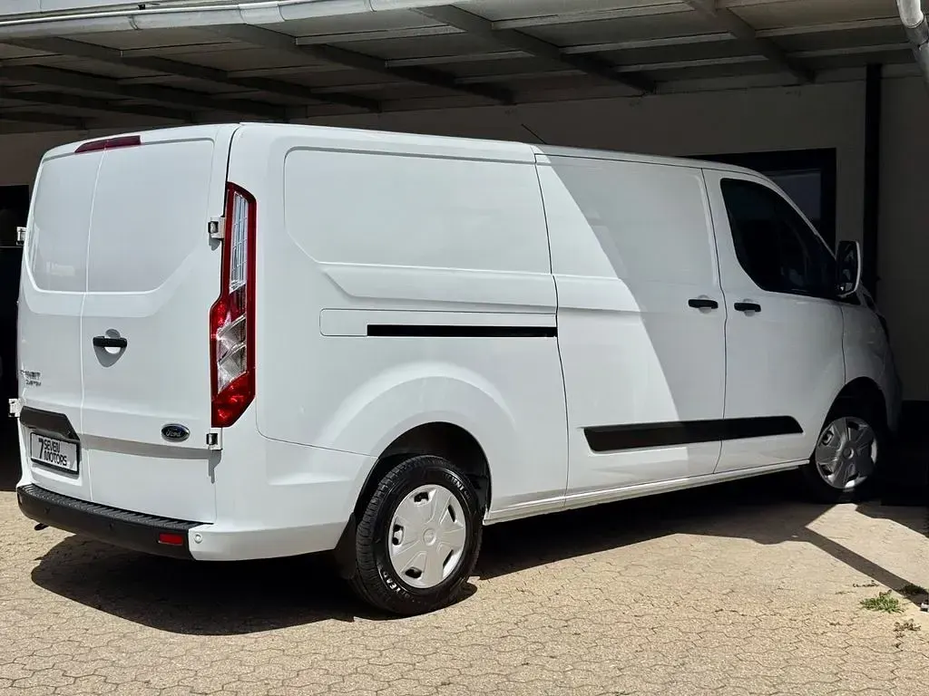 Second-hand Ford Transit Custom 105 CP (77 kW) 2022 Alb Monovolum