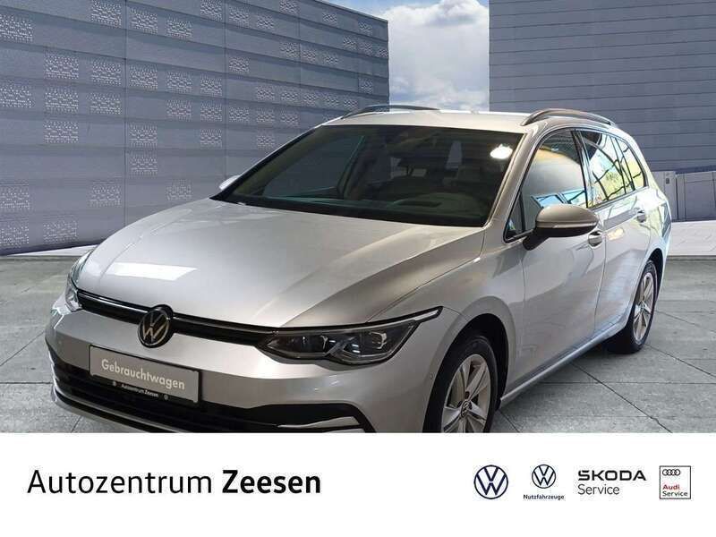 Reflexsilber (metallic) Gebraucht 2022 VW Golf VIII Life Kombi | 27.450 € (Etwas zu teuer) - Bild 1/4