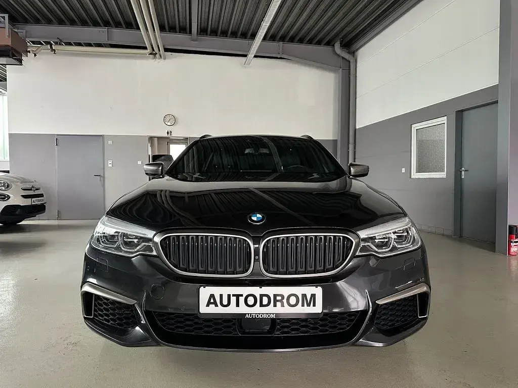 Gebraucht BMW M550 Performance 400 PS (294 kW) 2019 Grau Kombi